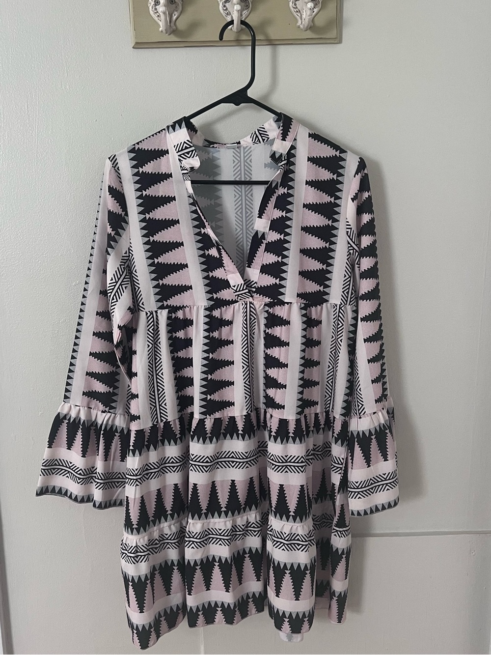 Geometric Print V-Neck Babydoll Dress in Light Pink and Black